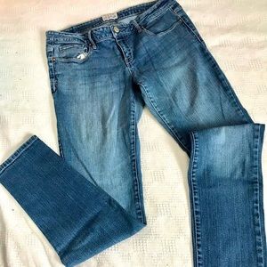 Aeropostale “Ashley” ultra skinny 11/12 regular jeans in awesome condition.